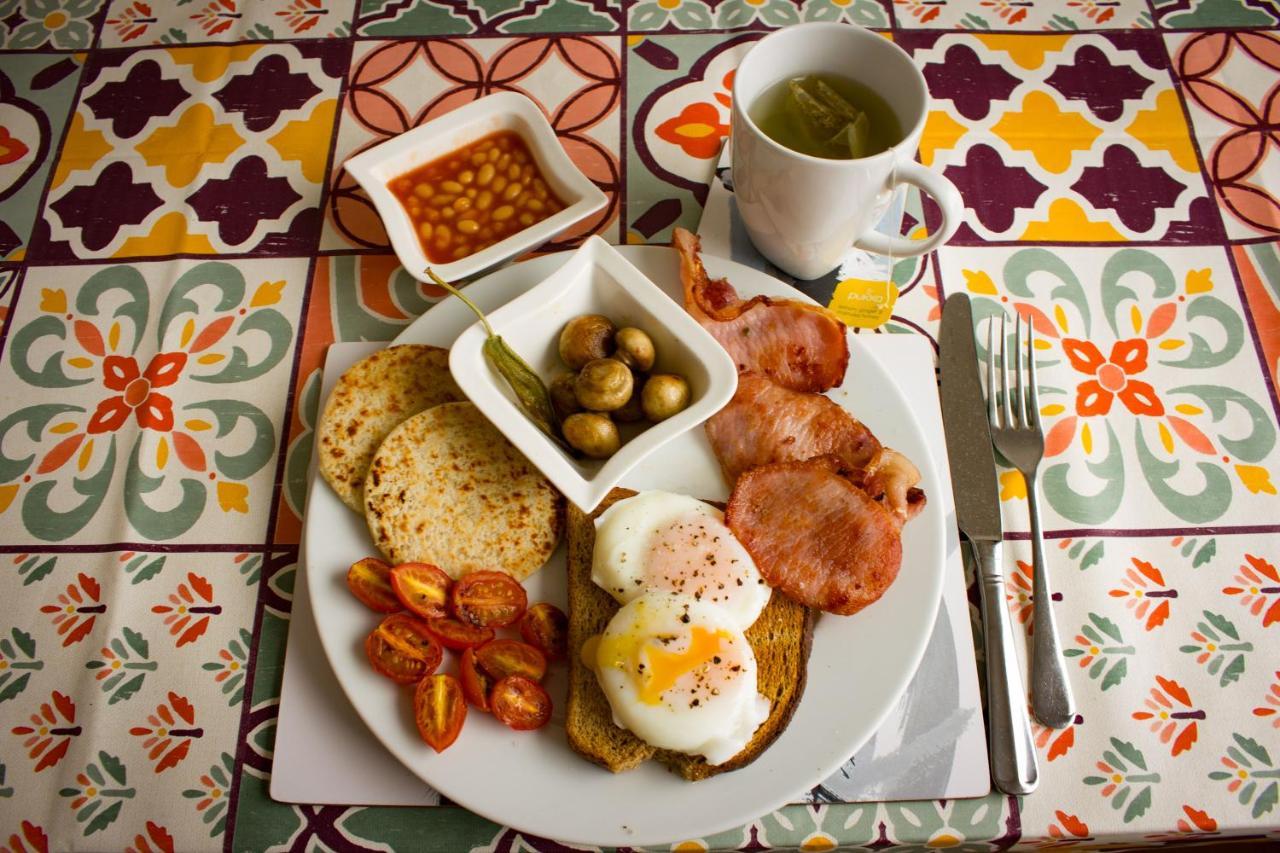 The Red Red Robin Bed & Breakfast *