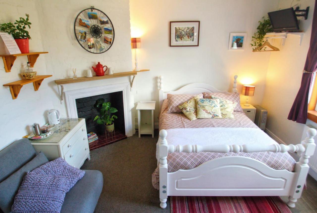 The Red Red Robin Bed & Breakfast *